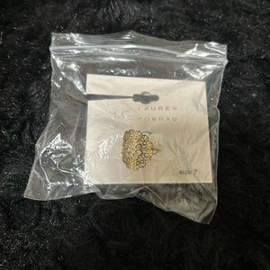 NWT Lauren Conrad flower gold 😍